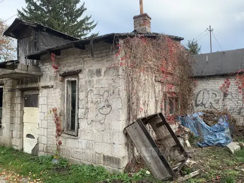 Opuszczony domek - photo 2/3