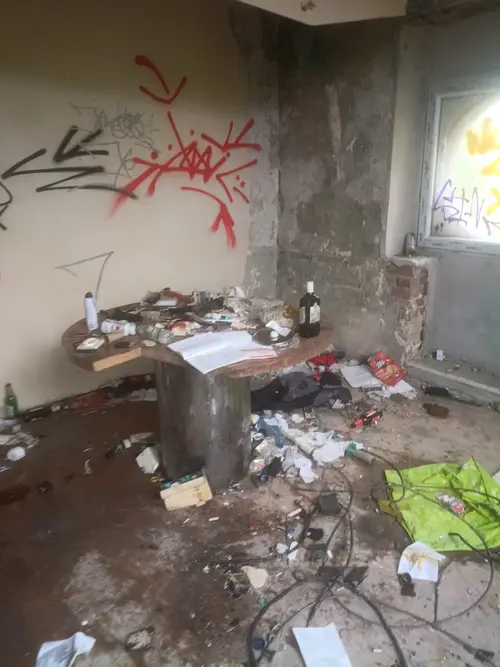 Fabryka i hale szedowe, biura - zdjęcie 19/135