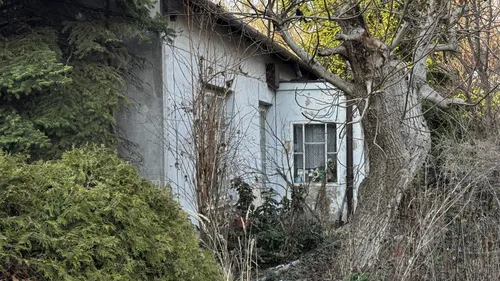 Opuszczony dom - zdjęcie 1/2