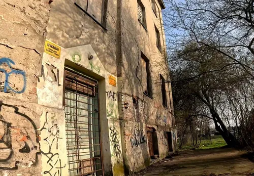 Opuszczona kamienica - zdjęcie 5/5