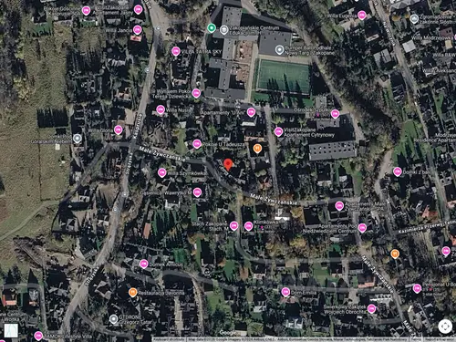 Opuszczony niedokończony pensjonat wypoczynkowy - photo 1/2 - Google Satellite