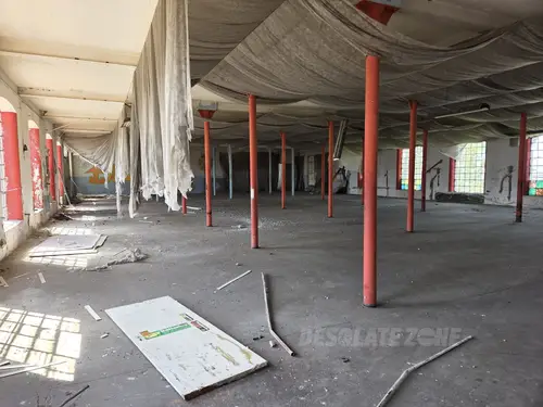Opuszczony budynek wielofunkcyjny, Łódź - zdjęcie 42/65