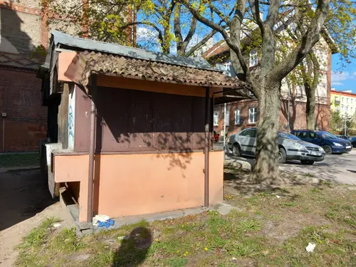 Opuszczony sklepik - zdjęcie 2/3