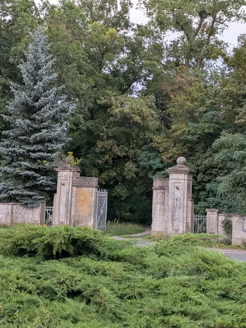 Opuszczony zamek rodziny Kieleckich - zdjęcie 8/9