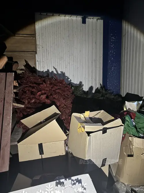Opuszczona fabryka manekinów i rekwizytów reklamowych - photo 5/22
