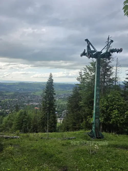Ruiny górnej stacji wyciągu narciarskiego - photo 6/15