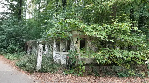 Budynki byłej jednostki przy j. Szmaragdowym - zdjęcie 5/8