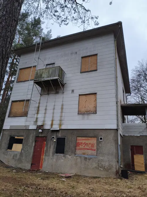 Domek nad stawem - zdjęcie 8/8