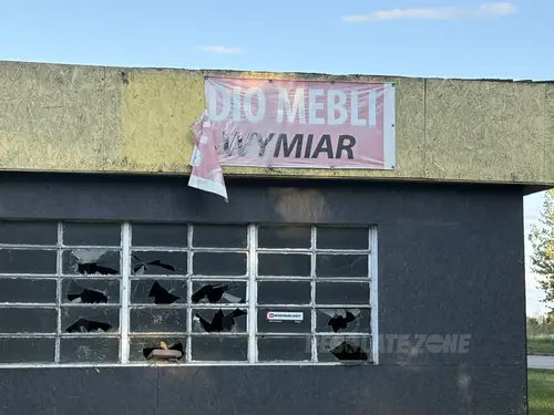 Opuszczony sklep z meblami - zdjęcie 4/4