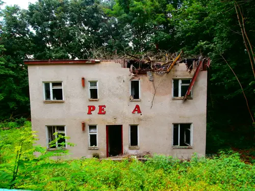Opuszczony ośrodek wypoczynkowy - zdjęcie 1/13