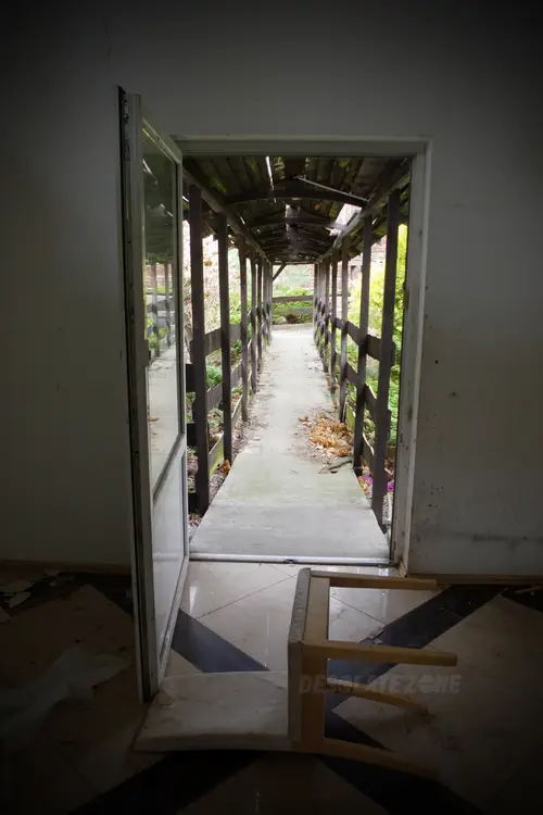 Opuszczony skansen - zdjęcie 3/4