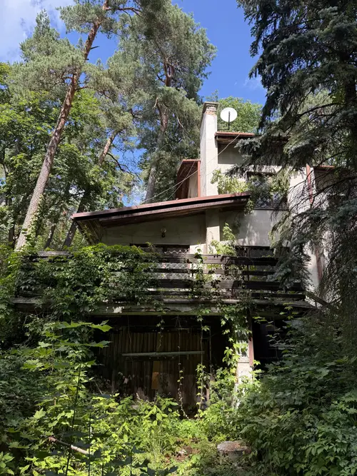 Opuszczony dom - zdjęcie 2/2
