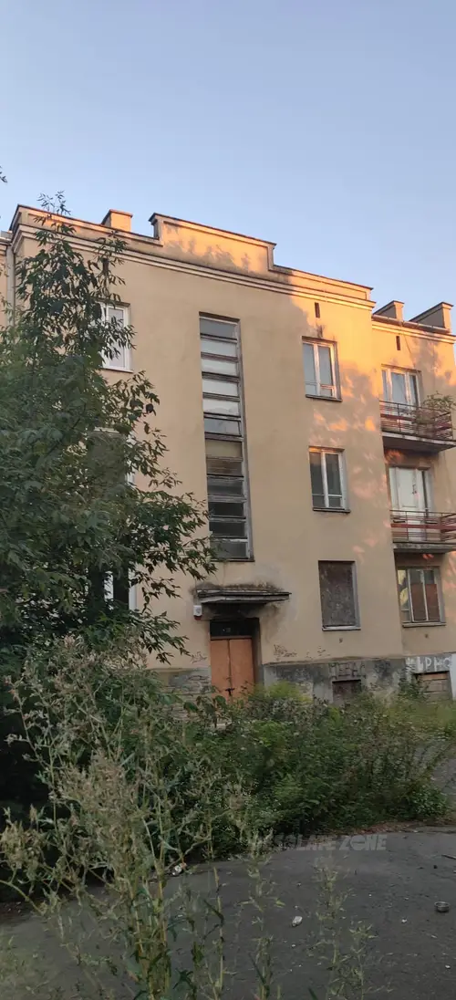 Opuszczona kamienica - zdjęcie 1/3