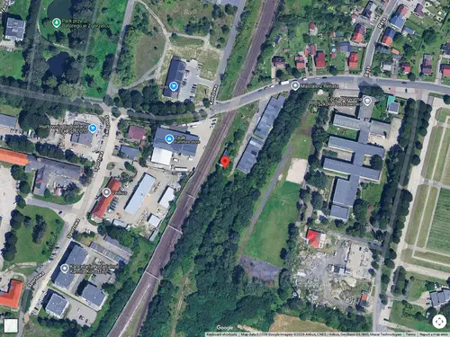 Opuszczona nastawnia kolejowa - photo 1/1 - Google Satellite