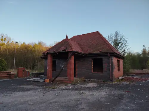 Hale targowe i biurowiec - zdjęcie 23/23