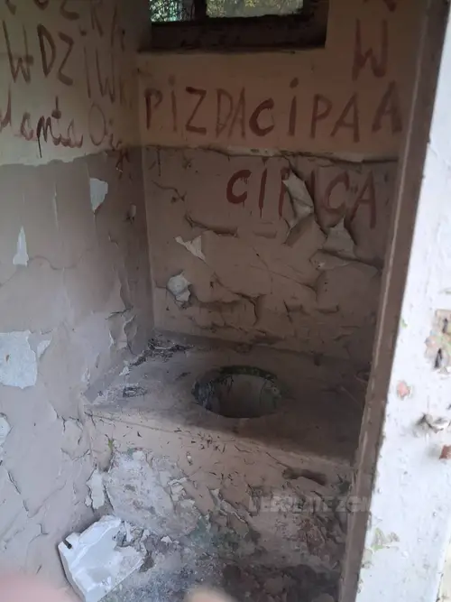 Opuszczona stacja kolejowa Pogórze PKP - photo 9/46