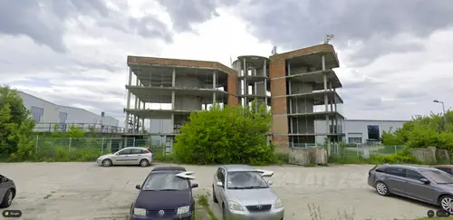 Niedokończony budynek - zdjęcie 1/1