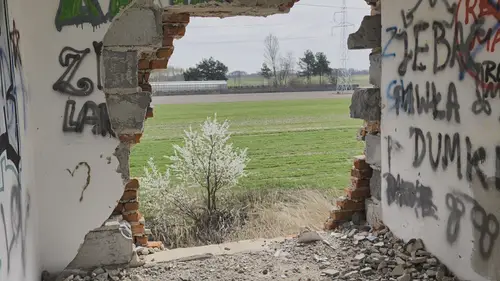 Opuszczony niedokończony dom