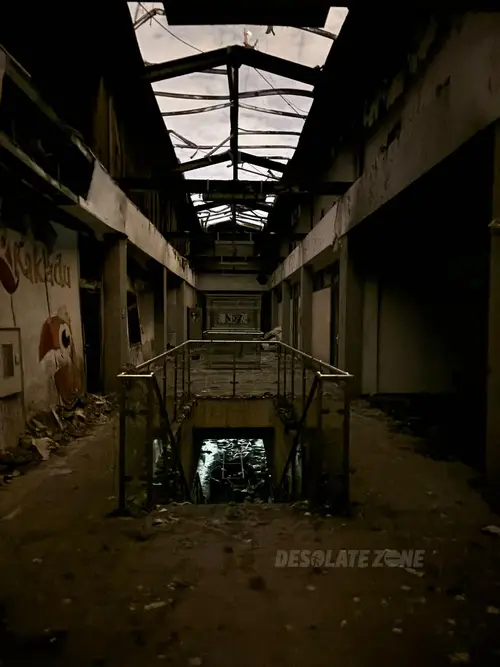 opuszczona galeria