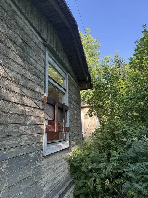 Opuszczony dom - zdjęcie 4/6