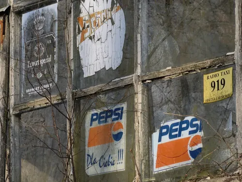 budynek mieszkalny ze szklarnią