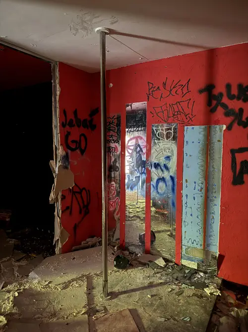 Opuszczony klub nocny - photo 3/10