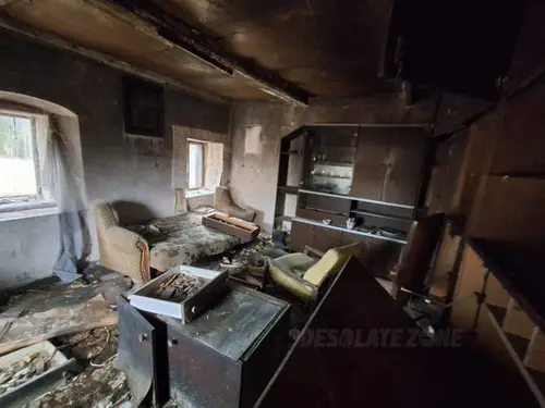 Opuszczony dom - zdjęcie 10/24