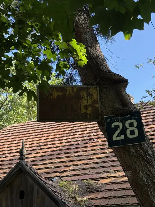 Opuszczony dom - zdjęcie 2/4