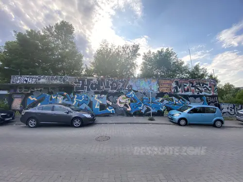 Opuszczony budynek - zdjęcie 2/3