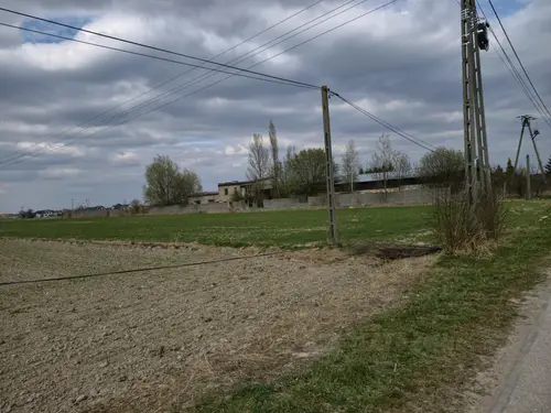 Opuszczony niedokończony dom z halą., Rzgów - photo 1/23