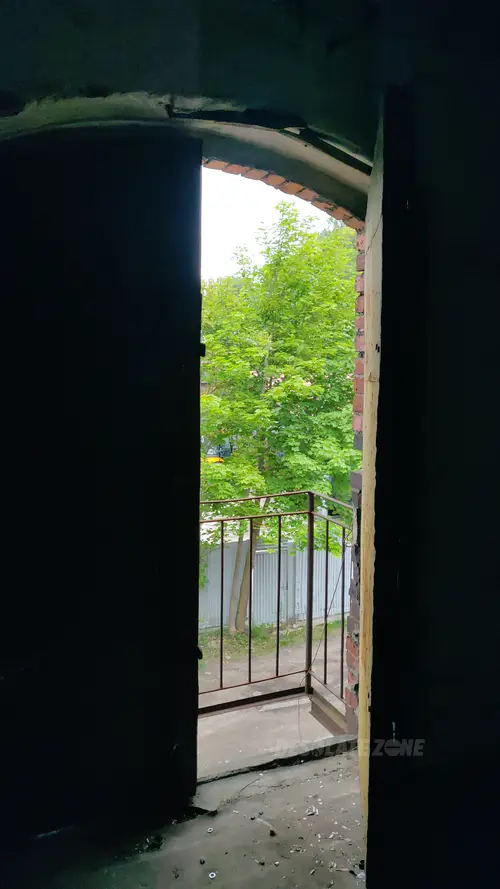 Opuszczony budynek po dawnej jednostce wojskowej - photo 10/17