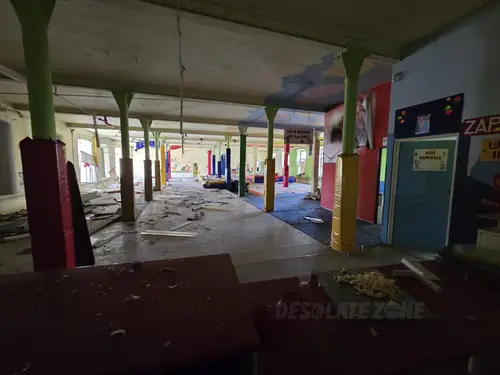 Opuszczony budynek wielofunkcyjny, Łódź - photo 6/19