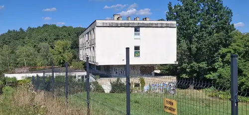 opuszczony hotel - zdjęcie 8/24