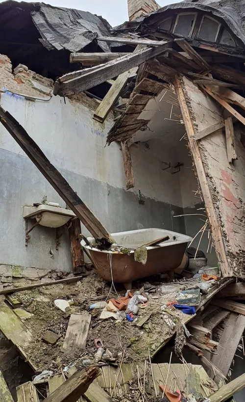 Opuszczony  dworek - zdjęcie 5/5