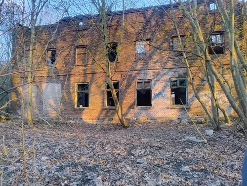 Kamienica z zawalonym piętrem