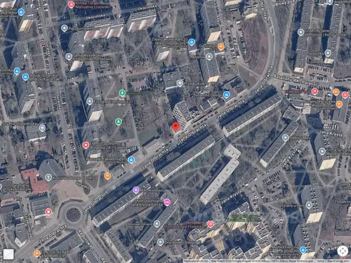 Kamienica/ była przychodnia - zdjęcie 1/1 - Google Satellite