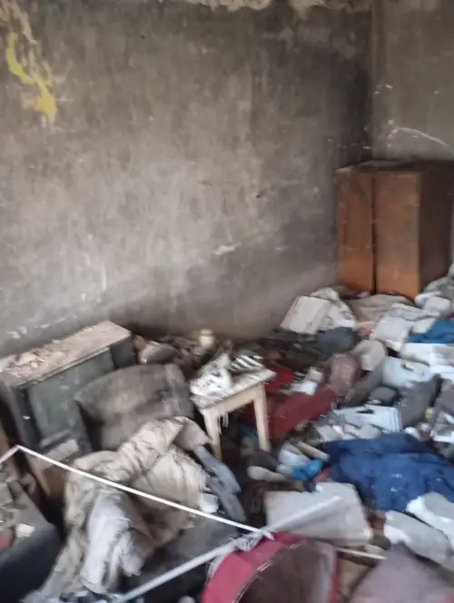 Opuszony pałacyk - zdjęcie 4/9