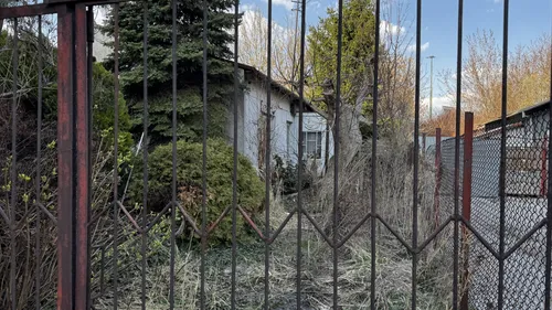 Opuszczony dom - zdjęcie 2/2
