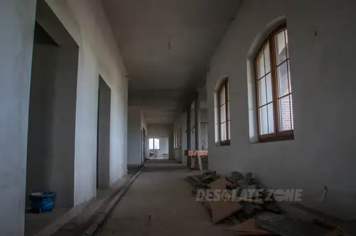 Niedokończony hotel - zdjęcie 2/5