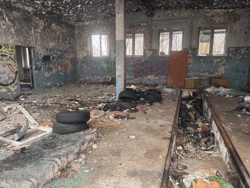 Opuszczona baza paliwowa