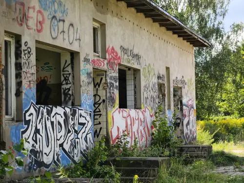 Budynek kolejowy - zdjęcie 3/40