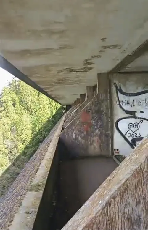 Opuszczony hotel - zdjęcie 5/5