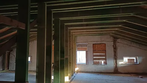 Neorenesansowy budynek dworu, należący do rodu Tieschowitzów, Zabrze