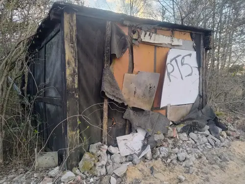 Opuszczony mały budynek