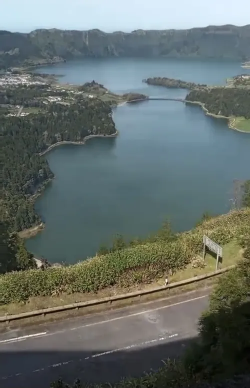 Opuszczony hotel - zdjęcie 2/5