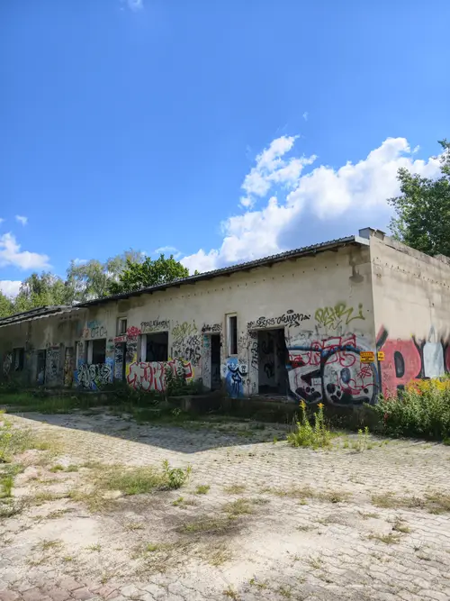 Budynek kolejowy - zdjęcie 33/40