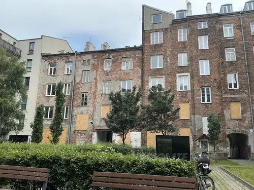 Dwie opuszczona kamienicę