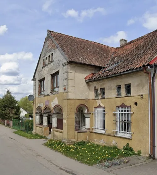 Częściowo opuszczony budynek - zdjęcie 3/3