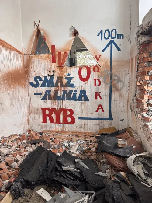 Opuszczona baza paliwowa