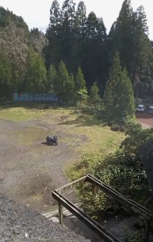 Opuszczony hotel - zdjęcie 3/5